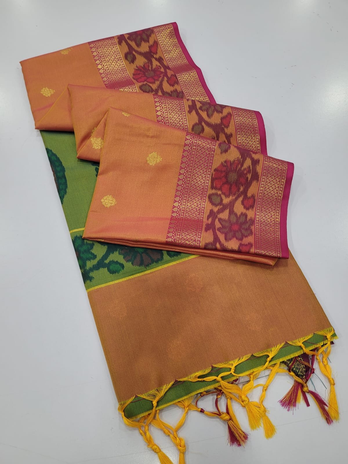 1005131312.jpg Elite Pochampally Softsilk Sarees - Image 1