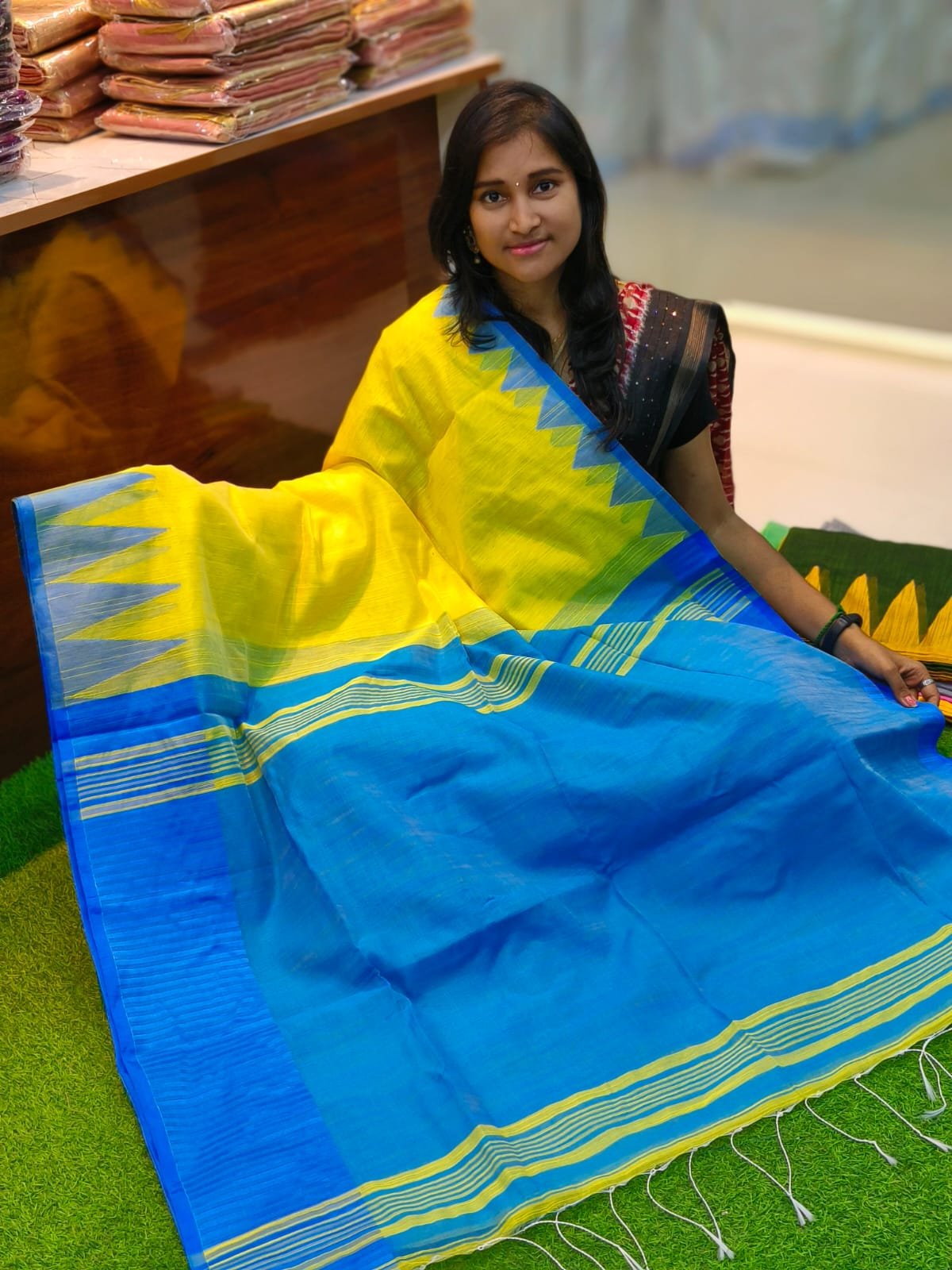 WhatsApp-Image-2024-12-27-at-1.10.19-PM-2.jpeg Handloom Khadi Sarees - Image 1